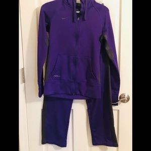 Nike sweat pant suit